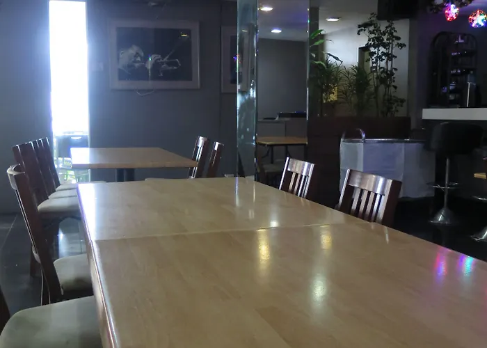 Hotel Elegant Circle Cebu Stadt