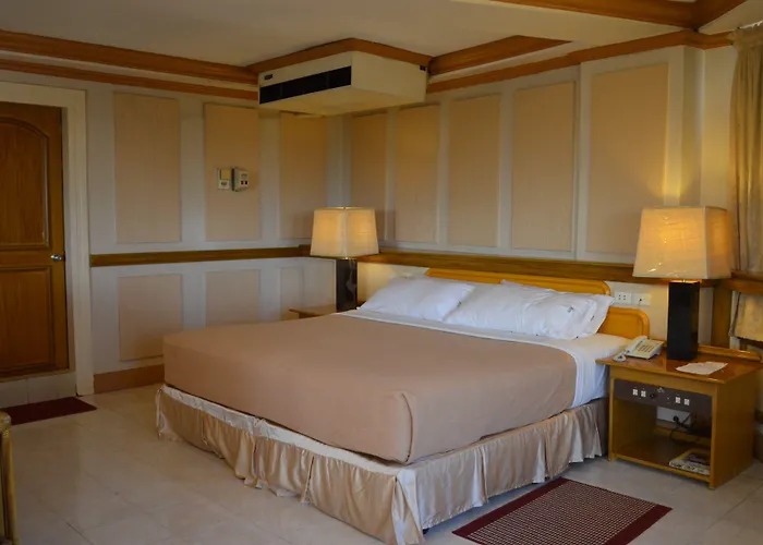 Elegant Circle Hotel 3*