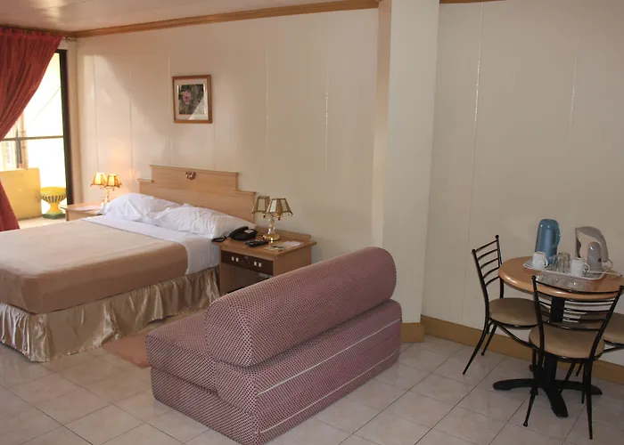 Elegant Circle 3* Cebu