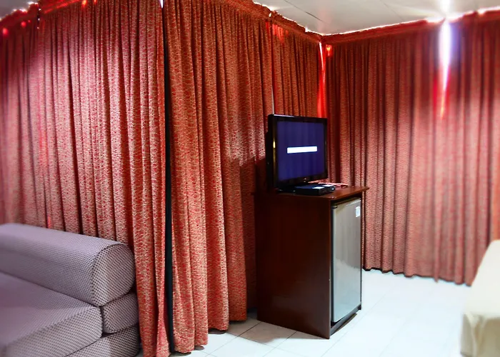 Elegant Circle Hotel 3*