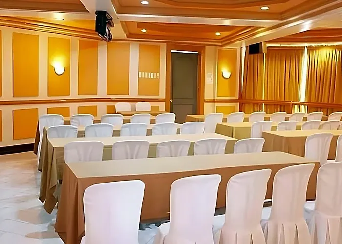 Elegant Circle 3* Cebu
