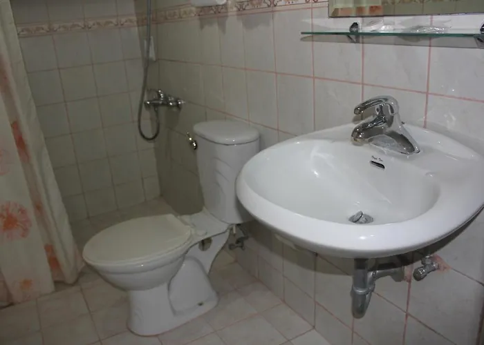 Elegant Circle Hotel 3*
