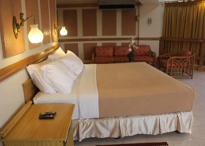 Elegant Circle Hotel